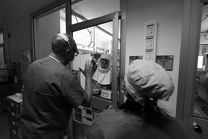 罗伯托·格拉齐亚诺·莫罗 (roberto graziano moro) 记录了意大利威尼斯 COVID-19 危机最关键的时刻