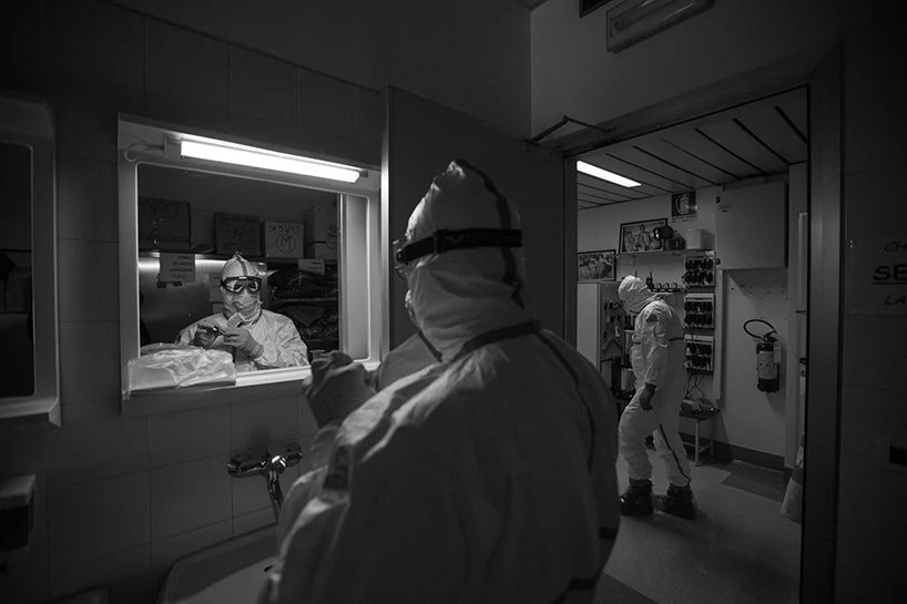 罗伯托·格拉齐亚诺·莫罗 (roberto graziano moro) 记录了意大利威尼斯 COVID-19 危机最关键的时刻