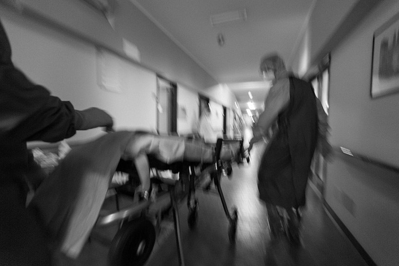 罗伯托·格拉齐亚诺·莫罗 (roberto graziano moro) 记录了意大利威尼斯 COVID-19 危机最关键的时刻