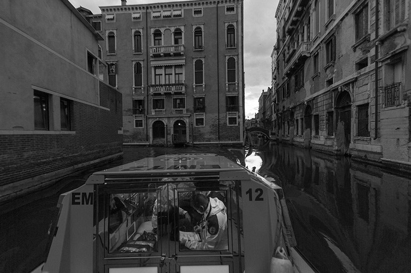 罗伯托·格拉齐亚诺·莫罗 (roberto graziano moro) 记录了意大利威尼斯 COVID-19 危机最关键的时刻