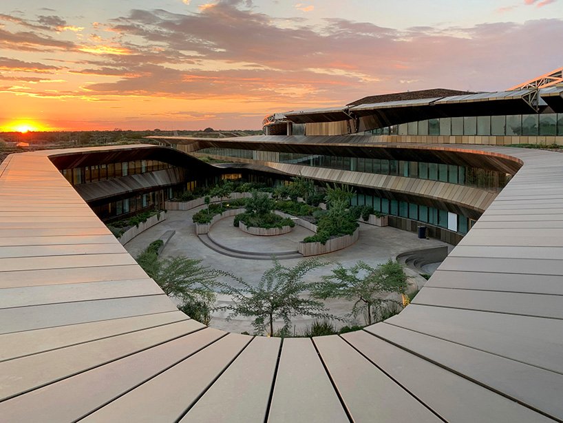 SHoP 建筑师分享即将完工的博茨瓦纳创新中心的新形象