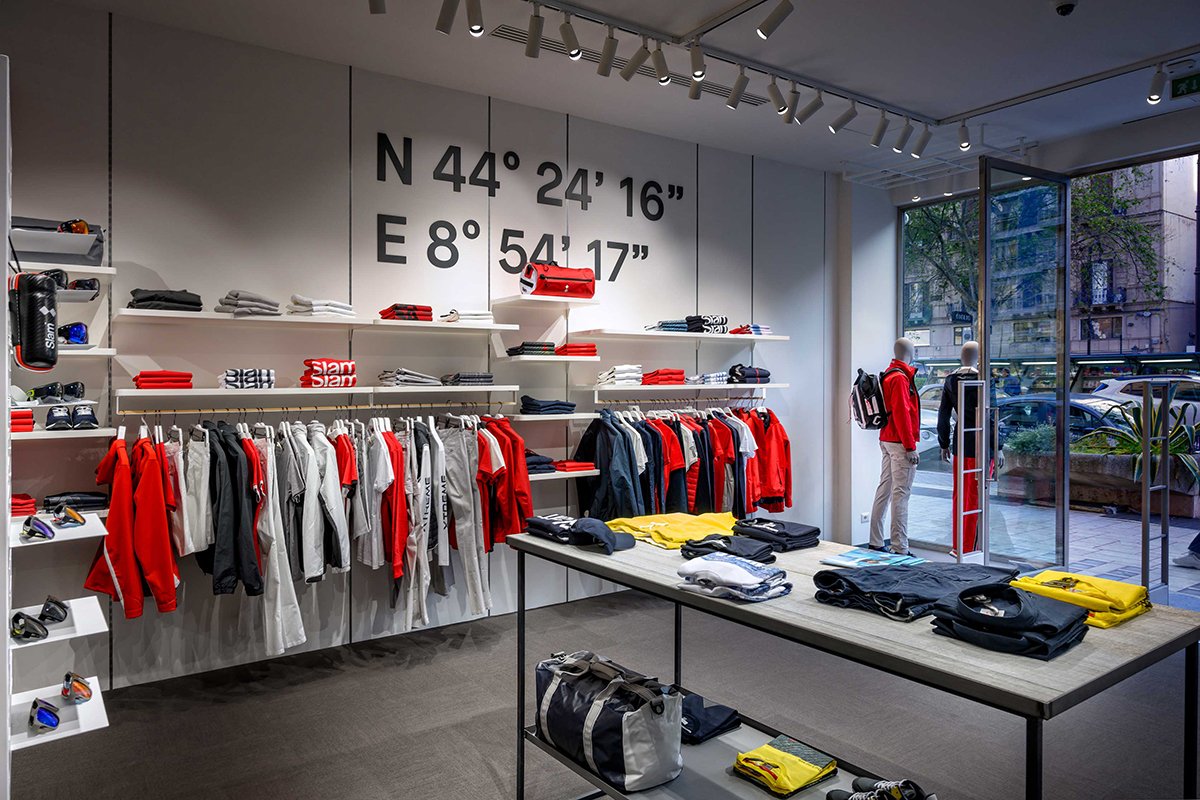 Slam 巴勒莫旗舰店由 Wea / Slam 设计，位于巴勒莫，拥有明亮的几何形状