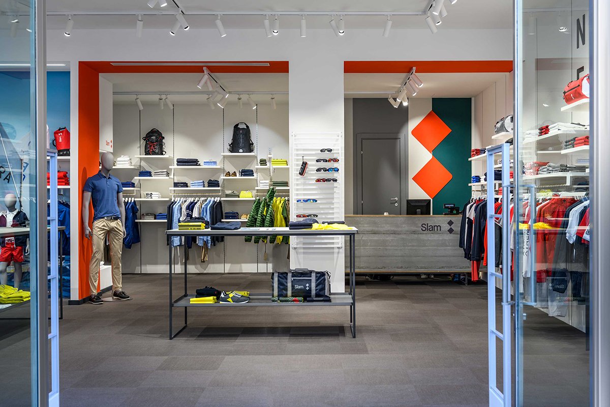 Slam 巴勒莫旗舰店由 Wea / Slam 设计，位于巴勒莫，拥有明亮的几何形状