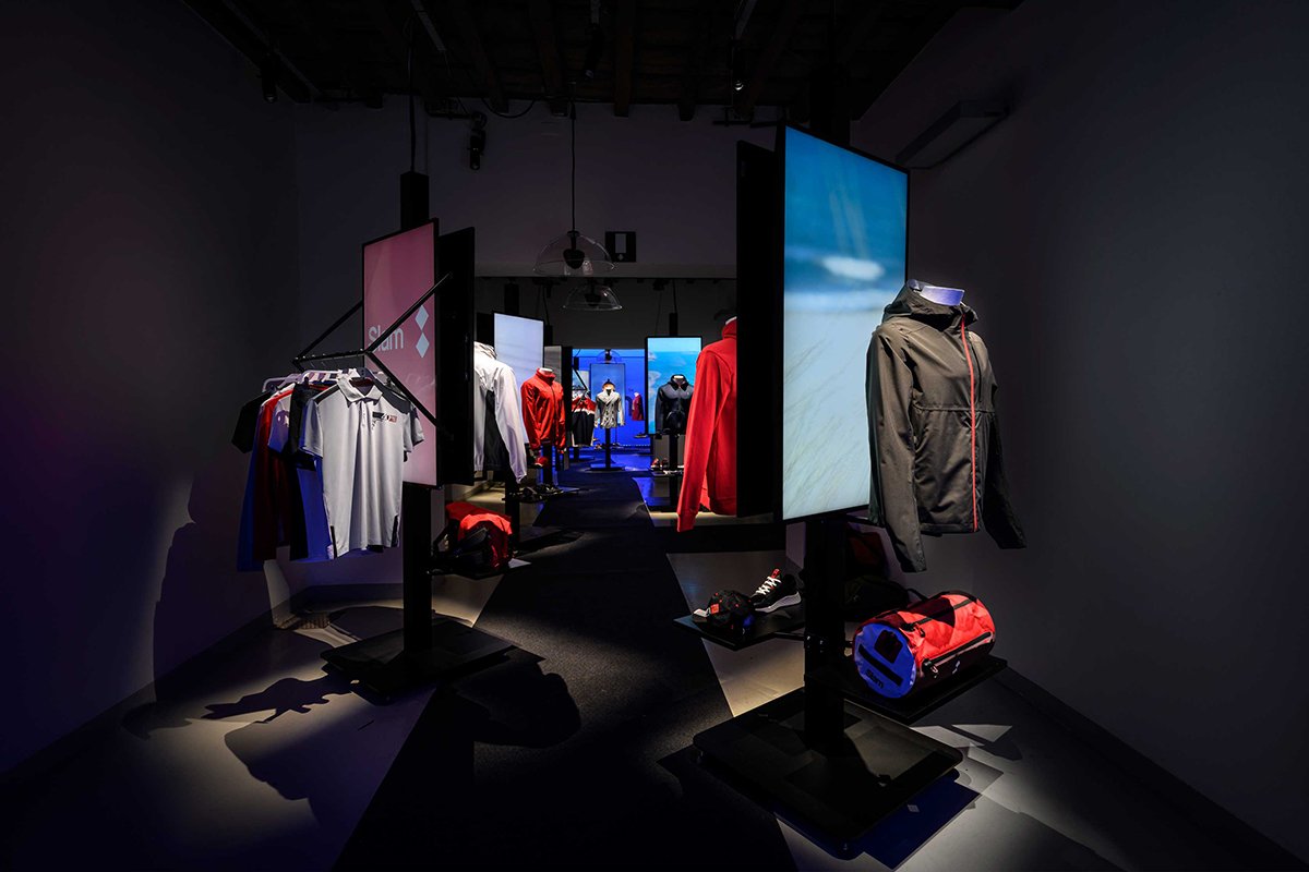 Wea 设计的 Slam 展览装置 / Pitti Uomo 96 / Slam，一座位于公海的博物馆
