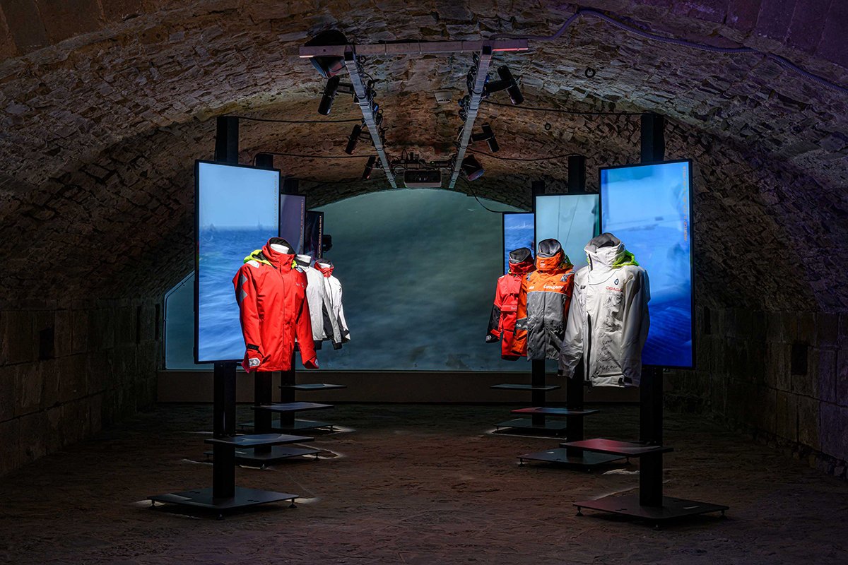Wea / Pitti Uomo 97 / Slam 的 Slam 展览装置，装备无限