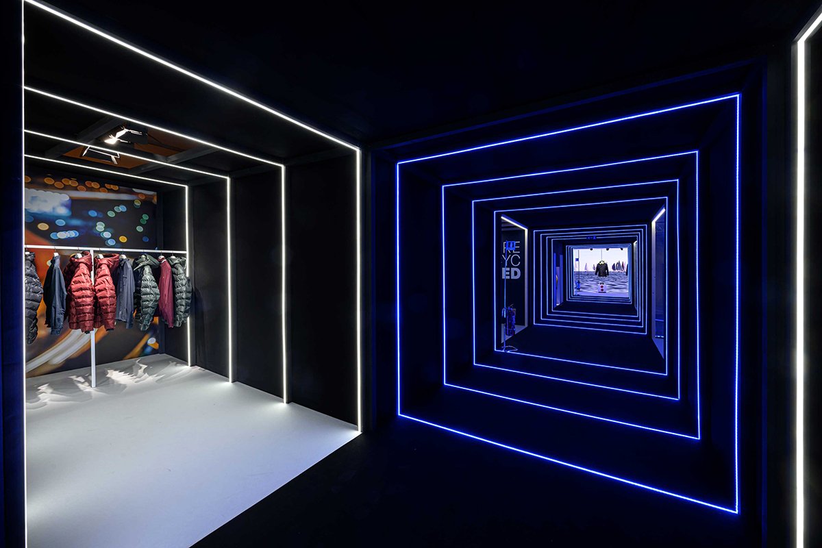 Wea / Pitti Uomo 97 / Slam 的 Slam 展览装置，装备无限
