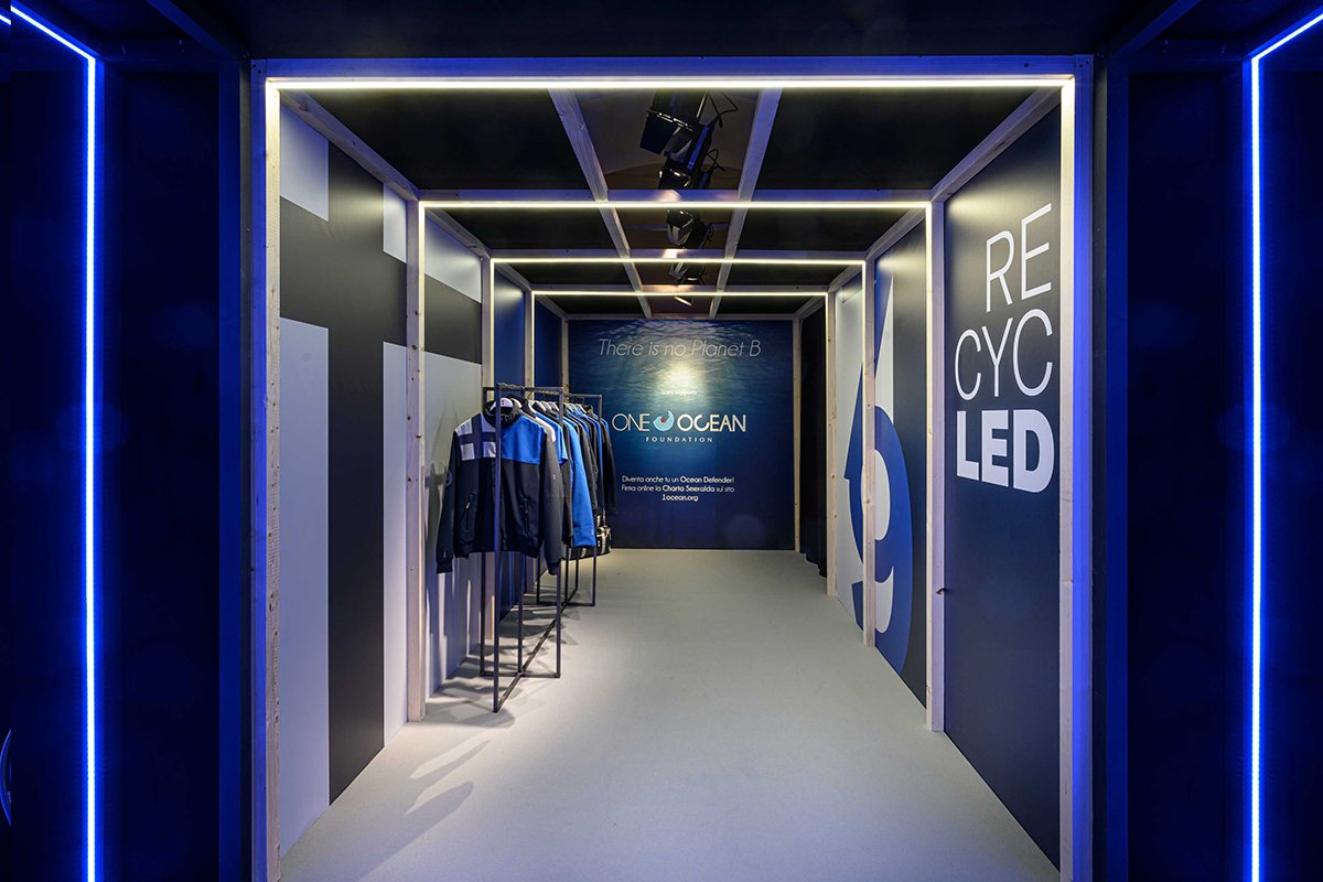 Wea / Pitti Uomo 97 / Slam 的 Slam 展览装置，装备无限