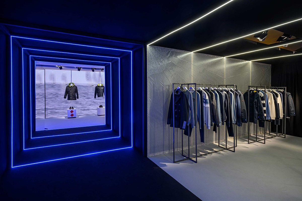 Wea / Pitti Uomo 97 / Slam 的 Slam 展览装置，装备无限