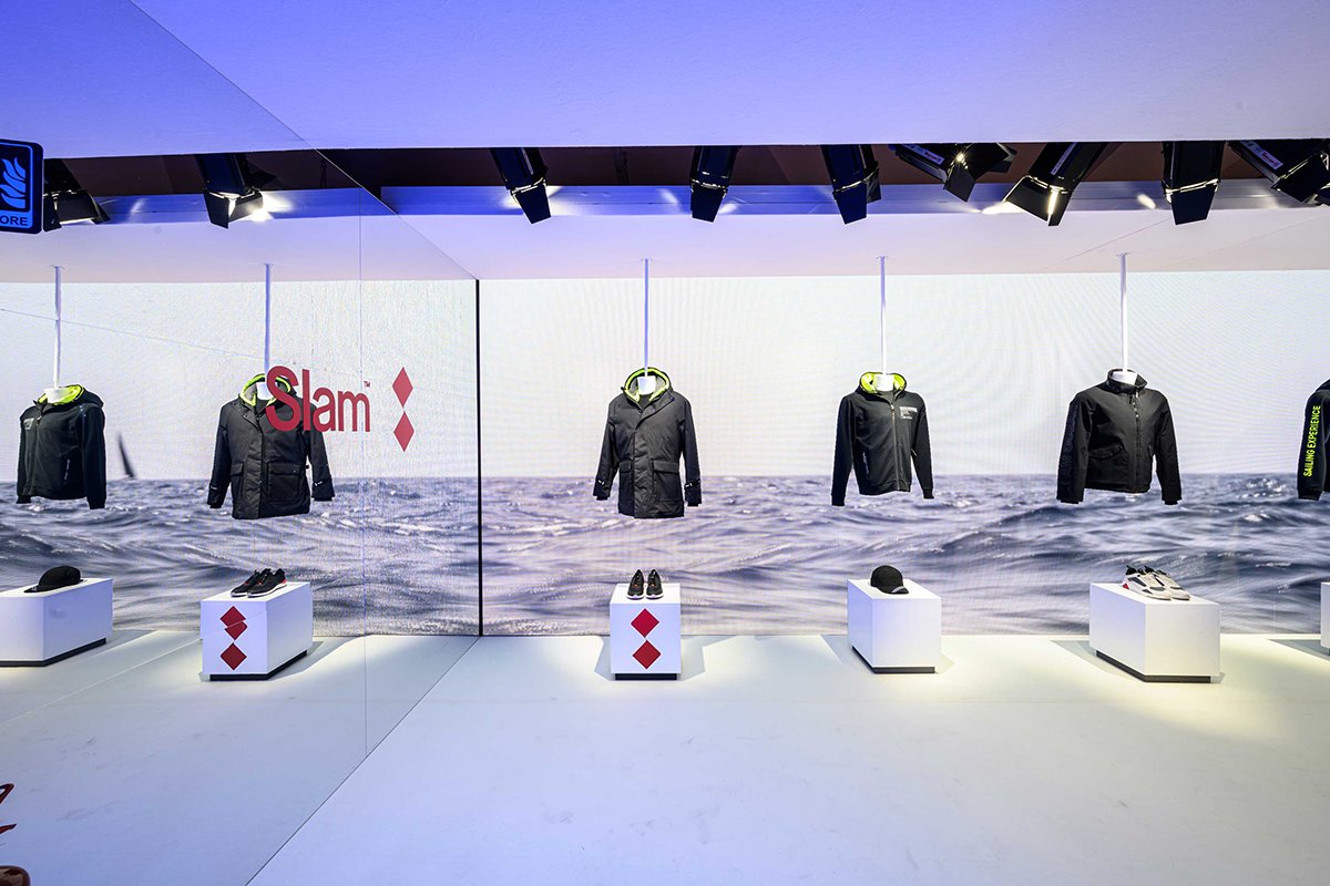 Wea / Pitti Uomo 97 / Slam 的 Slam 展览装置，装备无限