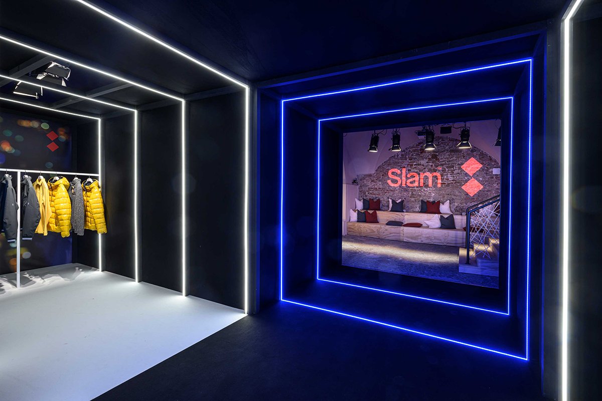 Wea / Pitti Uomo 97 / Slam 的 Slam 展览装置，装备无限