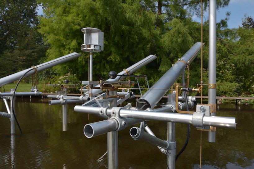 Ronald van der Meijs 设计的池塘装置利用天气条件来产生声音