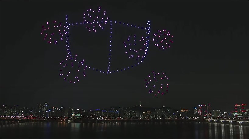 在韩国，300 架无人机用冠状病毒信息照亮天空