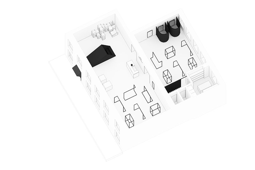大胆的倾斜立方体欢迎游客来到圣路易斯的二手服装店。俄罗斯 圣彼得堡