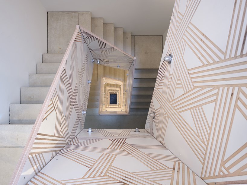 平面设计工作室 thonik 在阿姆斯特丹展示其首个建筑作品