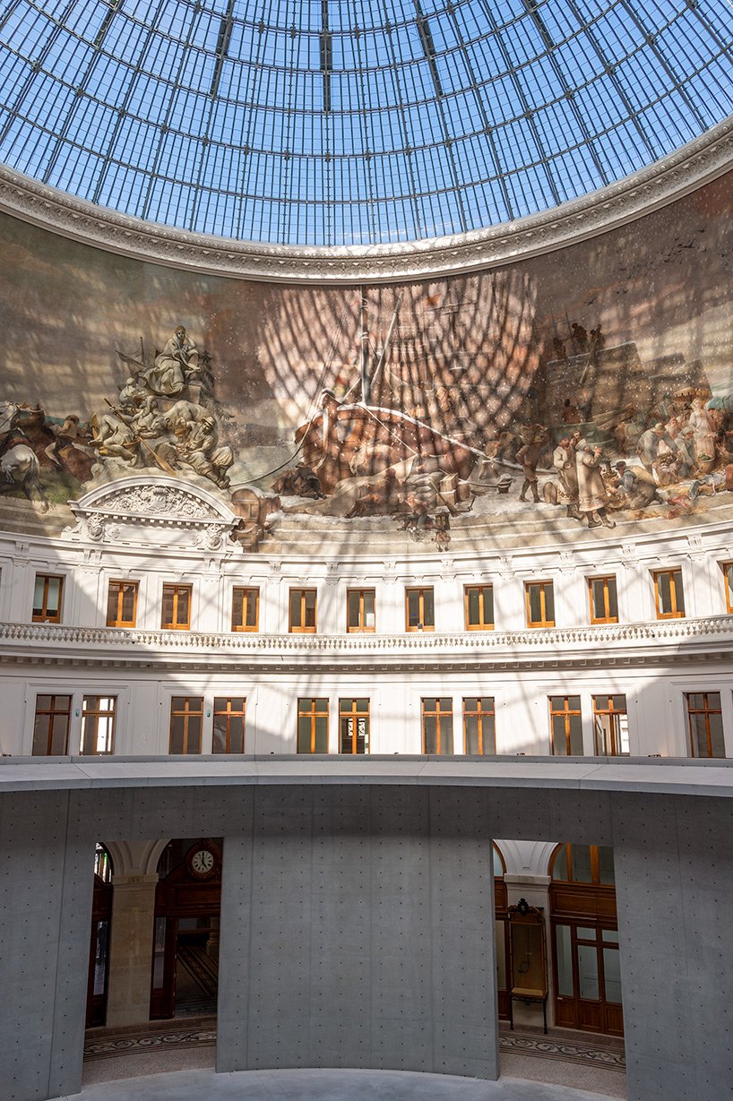 安藤忠雄设计的巴黎“商业交易所”博物馆在新图片中亮相