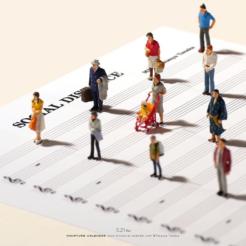 田中达也用口罩和家居用品创造出逃避现实的微型场景