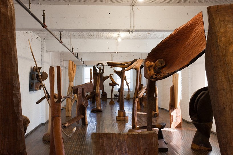 撒迪厄斯·莫斯利 (Thaddeus mosley) 谈弗里德曼·本达 (Friedman Benda) 的“对话设计”中的爵士乐自发性雕塑