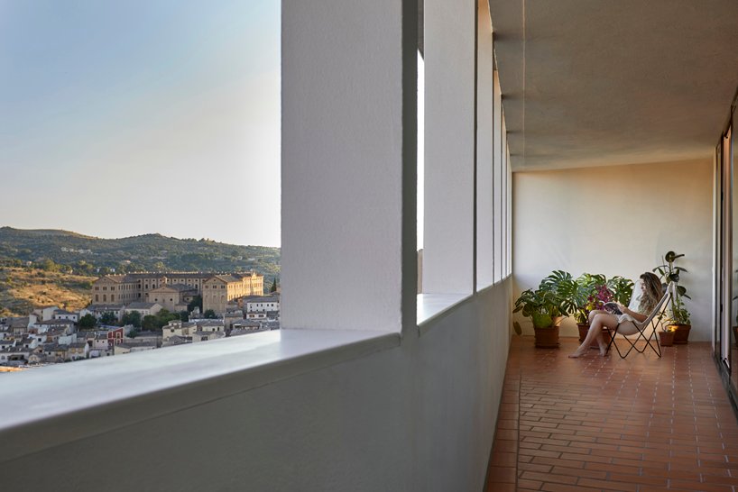 romero & vallejo 在西班牙托莱多历史悠久的市中心建造当代住宅