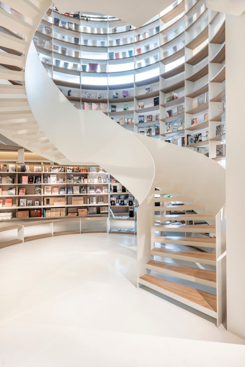 沉浸式且不断发展的新天地社交之家重新定义了上海的生活方式和零售 沉浸式且不断发展的新天地社交之家重新定义了上海的生活方式和零售