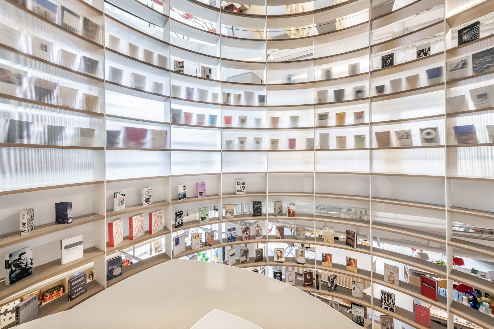 沉浸式且不断发展的新天地社交之家重新定义了上海的生活方式和零售 沉浸式且不断发展的新天地社交之家重新定义了上海的生活方式和零售