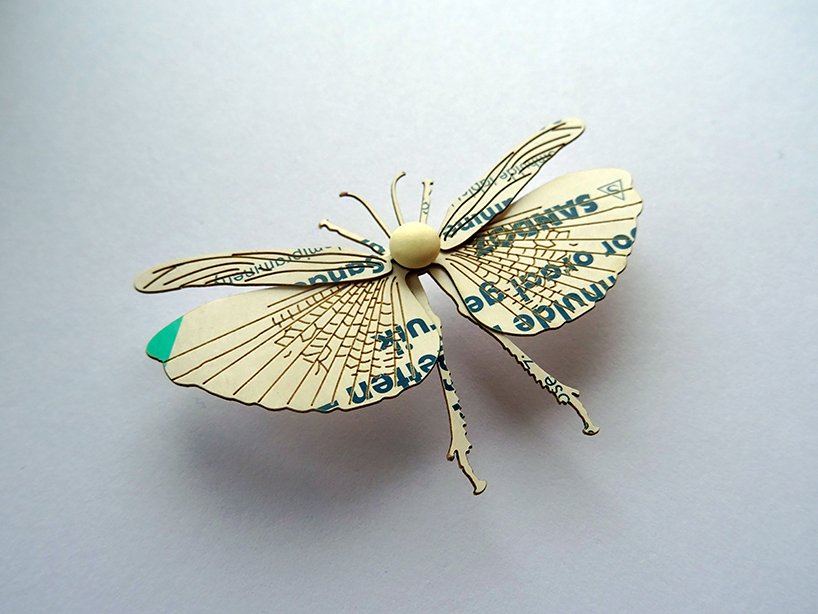 梅雷尔·斯洛瑟尔（merel slootheer）制作的复杂的纸昆虫运送处方药