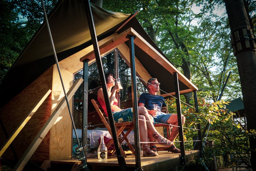 树屋酒店综合体在比利时布鲁日的森林小路上提供豪华露营体验
