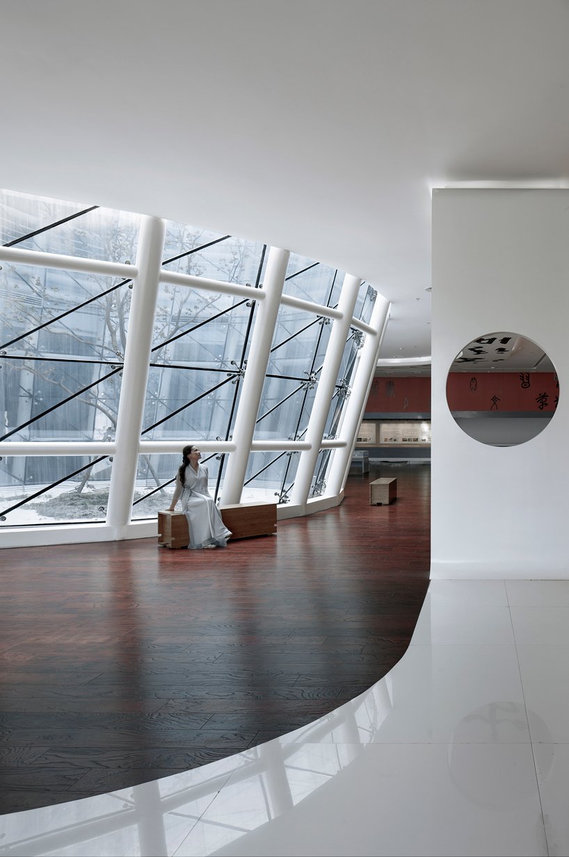 UAD 抽象中国书法色彩打造沭阳美术馆