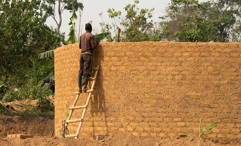 Warka Water 正在喀麦隆雨林建设一个社区驱动的综合村庄