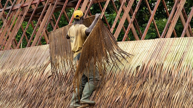 Warka Water 正在喀麦隆雨林建设一个社区驱动的综合村庄